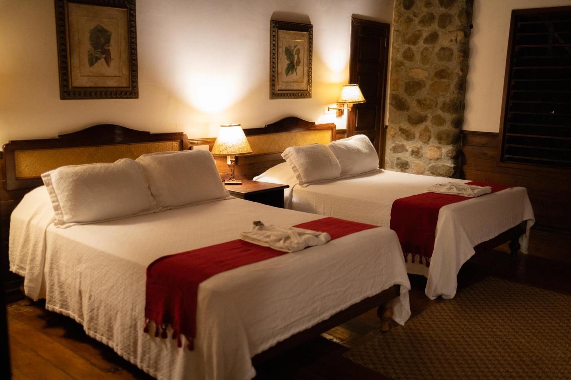 The Lodge & Spa At Pico Bonito El Pino Exterior photo